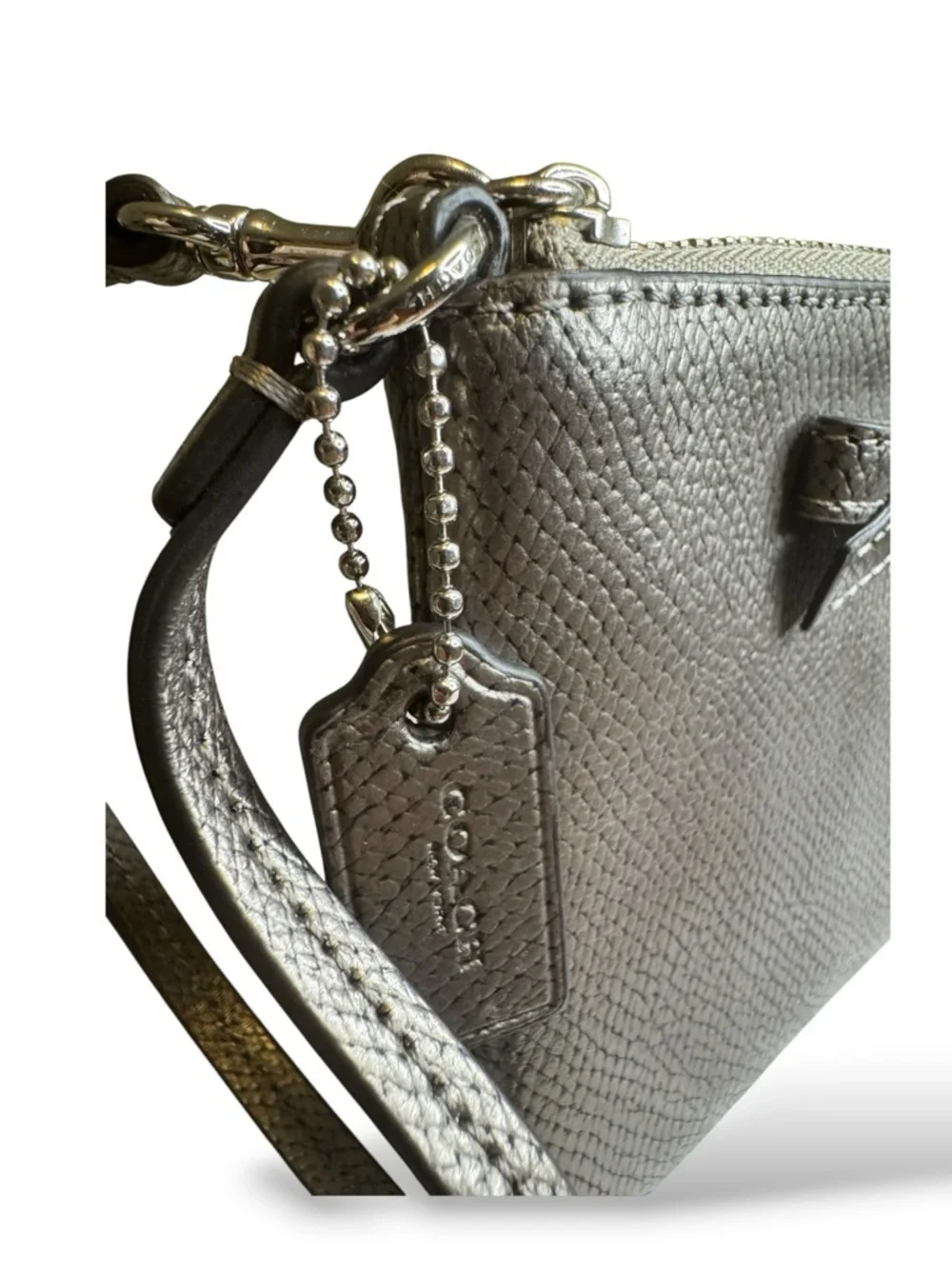 Coach Gunmetal Metallic Silver Wristlet Clutch Turnlock Bow Hangtag